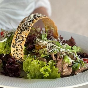 Салат з телятиною