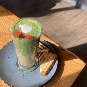 Сочевичний суп з креветкою