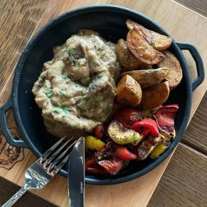 Доставка Бефстроганів з телятиною та овочами из CheBurek Бефстроганів з телятиною та овочами