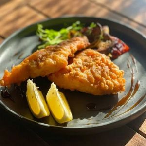 Доставка Судак у клярі з овочами гриль из CheBurek Судак у клярі з овочами гриль