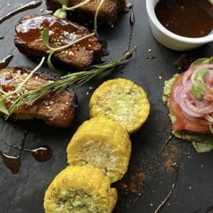 Доставка Свинні реберця з молодою кукурудзою в кисло-солодкому соусі из Дитяче Королівство Свинні реберця з молодою кукурудзою в кисло-солодкому соусі