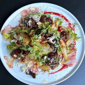 Салат Теплий з грушею