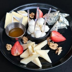 Доставка Сирне асорті из Дитяче Королівство Сирне асорті