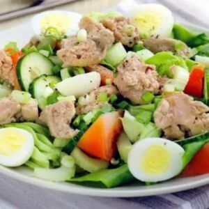 Салат з печінкою тріски