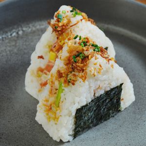🍙 ОНІГІРІ З ВУГРЕМ