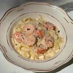 Доставка Фетучині з лососем та креветкою из Гурман Фетучині з лососем та креветкою