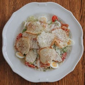 Доставка Улюблений Цезар из Гурман Улюблений Цезар