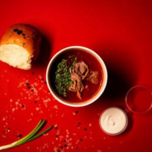 Борщ з ребрами та пампушкою