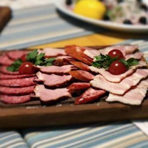 Доставка М'ясна тарілка из Пані-Піца М'ясна тарілка