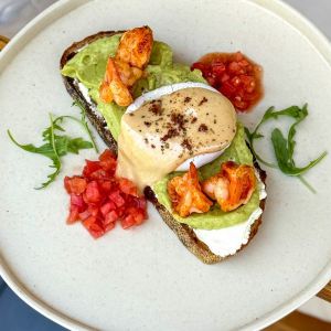 АВО ТОСТ З КРЕВЕТКАМИ