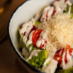 Доставка Салат с лососем из Pausa Салат с лососем