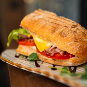 Доставка Сендвіч з беконом из Pausa Сендвіч з беконом