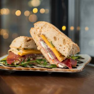 Доставка Сендвіч з хамоном из Pausa Сендвіч з хамоном