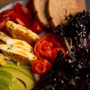 Доставка Сніданок з лососем из Pausa Сніданок з лососем