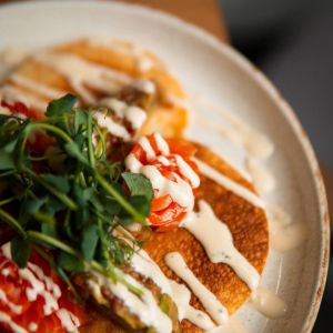 Доставка Панкейки з лососем та гуакамоле из Pausa Панкейки з лососем та гуакамоле