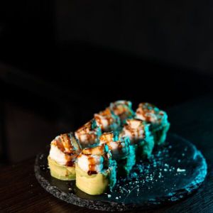 Доставка Авокадо Креветка из Premium Sushi Авокадо Креветка
