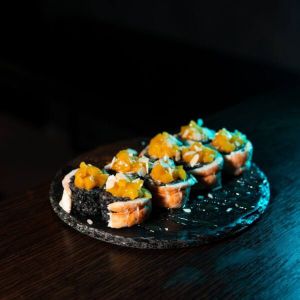 Доставка Креветка-Манго из Premium Sushi Креветка-Манго