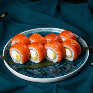 Доставка Філадельфія з лососем та авокадо из Premium Sushi Філадельфія з лососем та авокадо