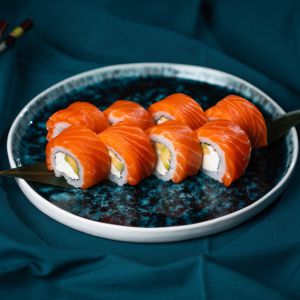 250g (8шт.)<br>Рис, сир Філадельфія, авокадо, лосось Mini Filadelfia