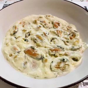 Доставка Мідії з грибами в вершковому соусі из Хуторок Мідії з грибами в вершковому соусі