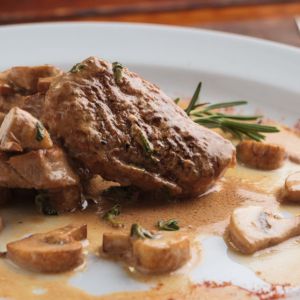 Доставка Телятина в грибному соусі из Хуторок Телятина в грибному соусі