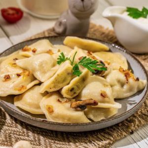 Доставка Вареники з картоплею і грибами из Хуторок Вареники з картоплею і грибами