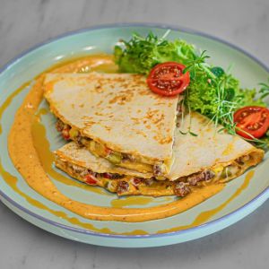 Доставка Кесаділля з телятини из Zeytun Кесаділля з телятини