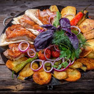 Доставка Садж з телятини з овочами из Zeytun Садж з телятини з овочами