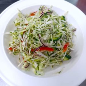 Доставка Салат із молодої капусти та огірка из Zeytun Салат із молодої капусти та огірка